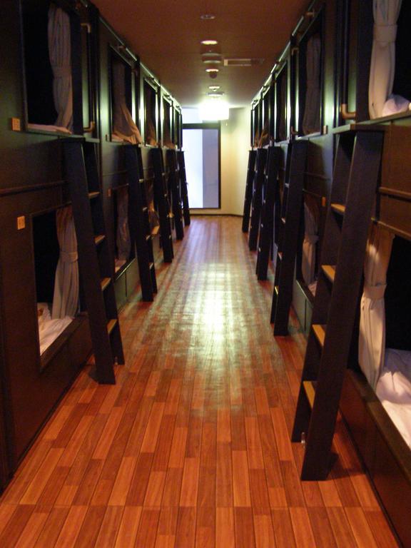 Resort Capsule Sakuragicho Йокогама Екстер'єр фото