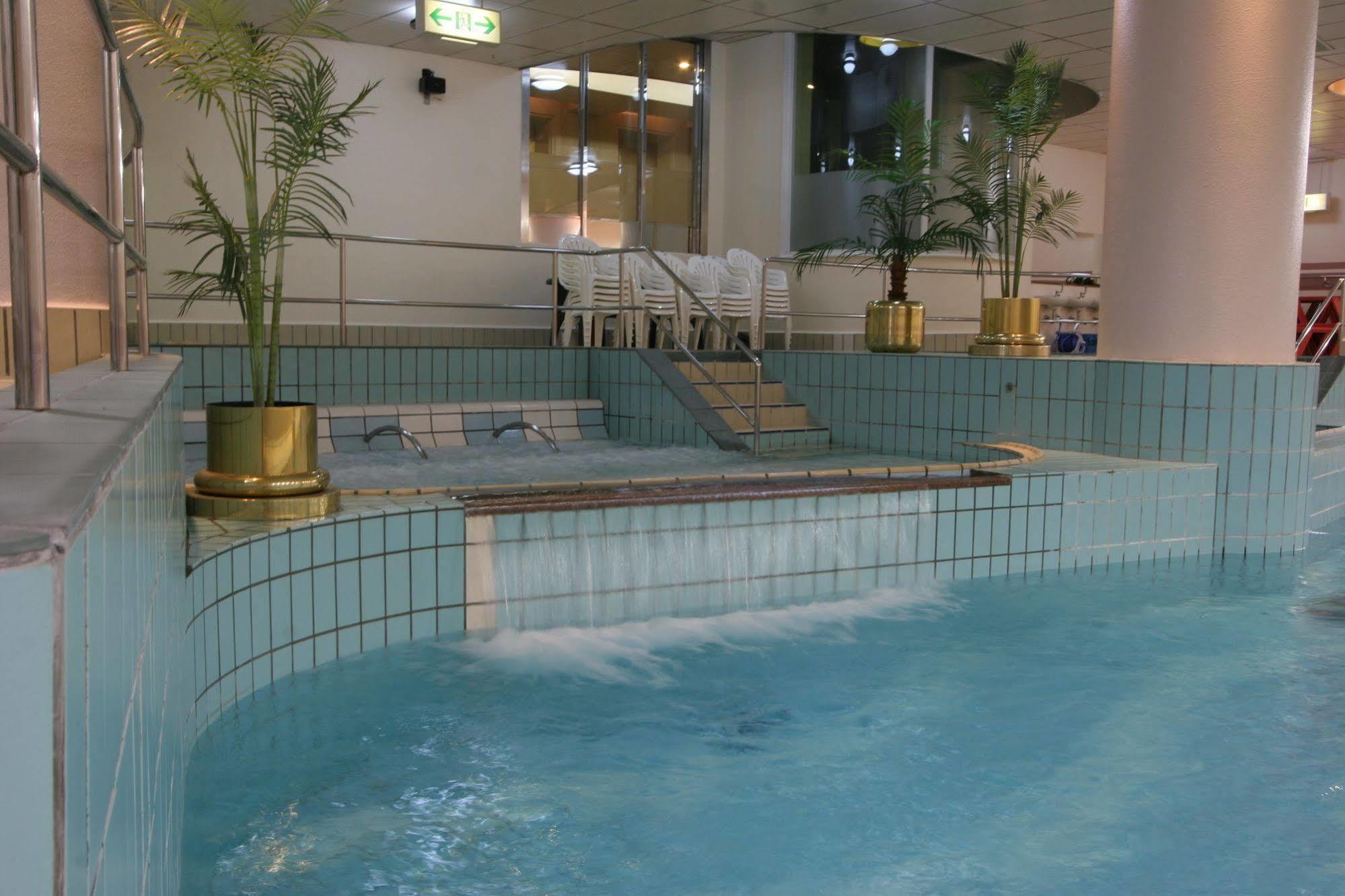 Resort Capsule Sakuragicho Йокогама Екстер'єр фото